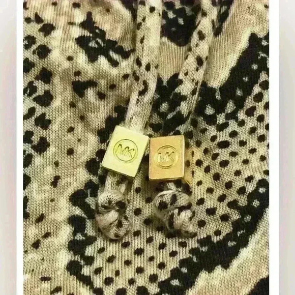 MK on/off shoulder snake print top - Picture 4 of 5